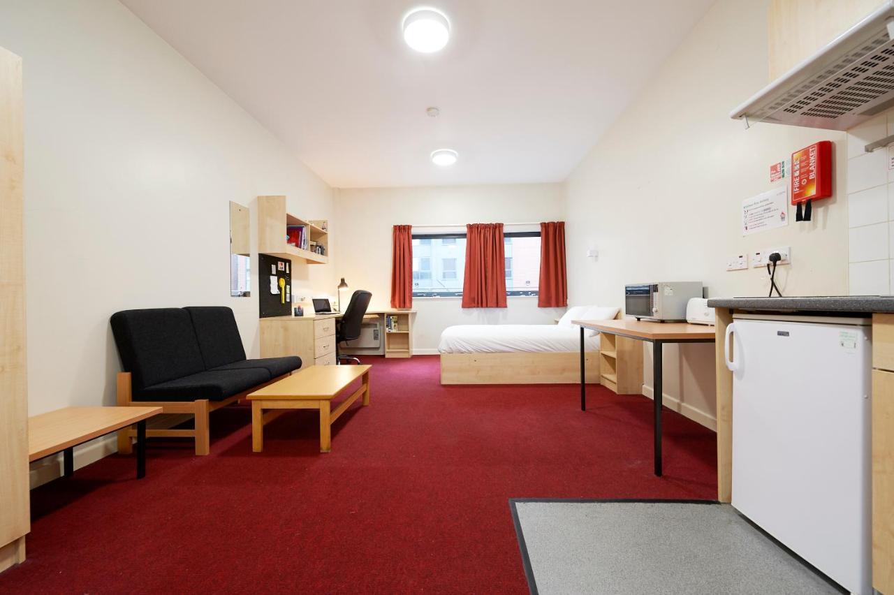 Rusholme Place Manchester Extérieur photo