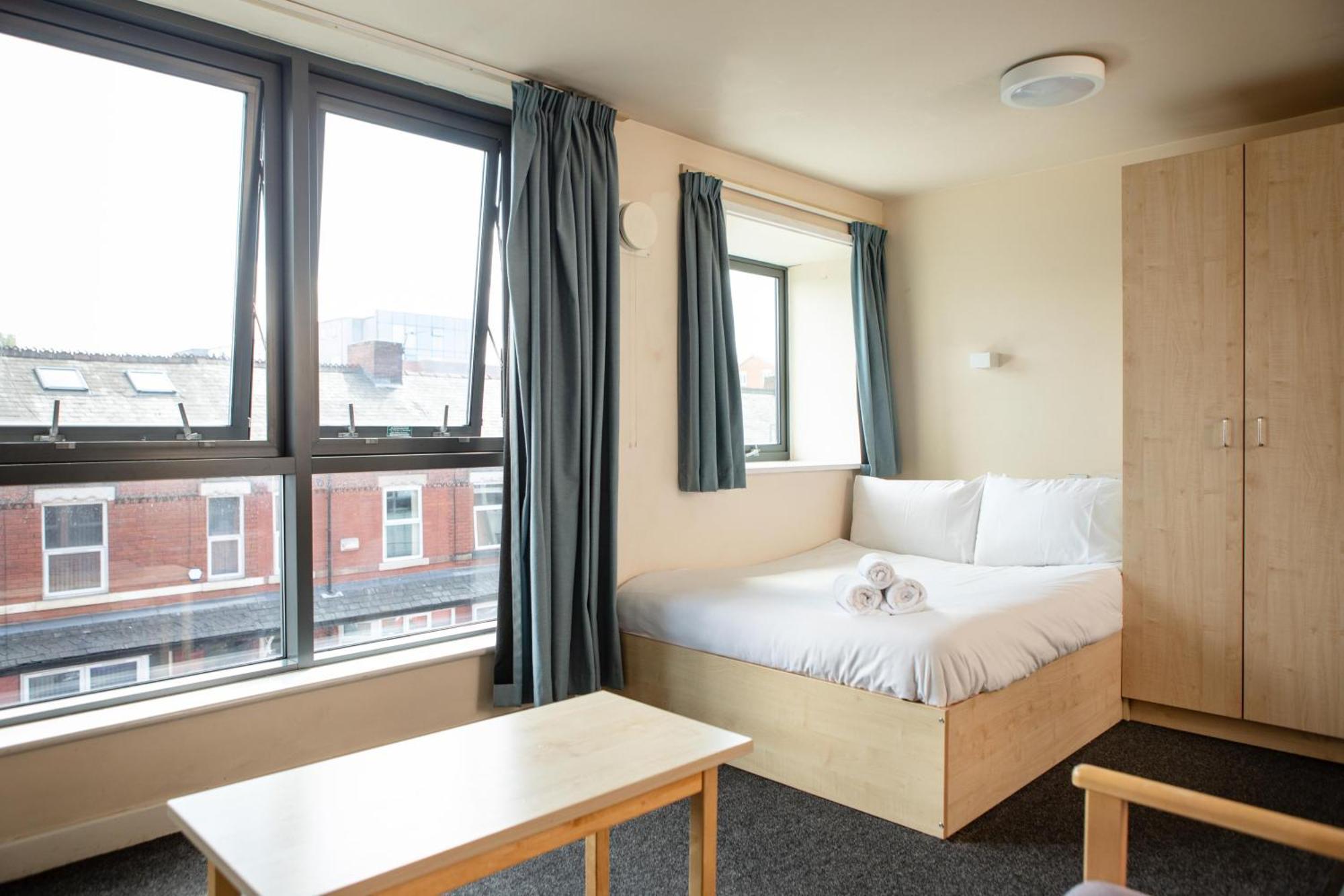 Rusholme Place Manchester Extérieur photo