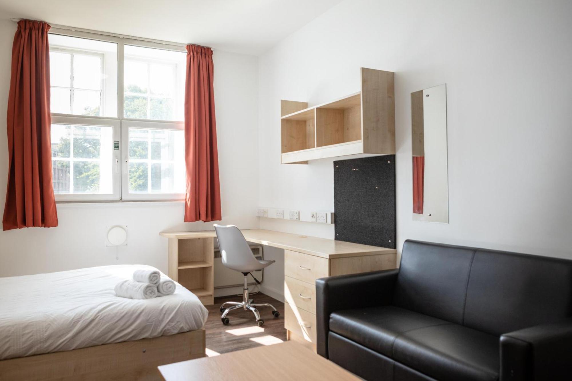 Rusholme Place Manchester Extérieur photo